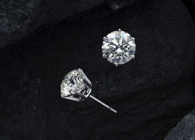 Comment assortir des bijoux en diamants à des boucles avec des perles ?